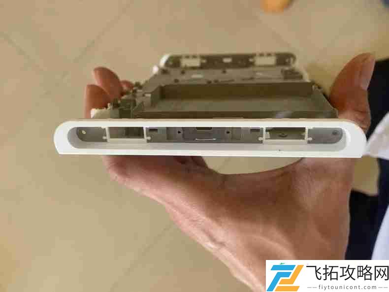 OLED中框流出-二手市场惊现原型机部件